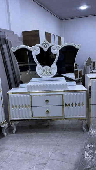 غرفه نوم رئاسي صبغ حراري خشب ثقيل 9قطع السعر مع الشد والنقل مليون 275 الف  *********** / / ***********
.
#اثاث #غرف #نوم
