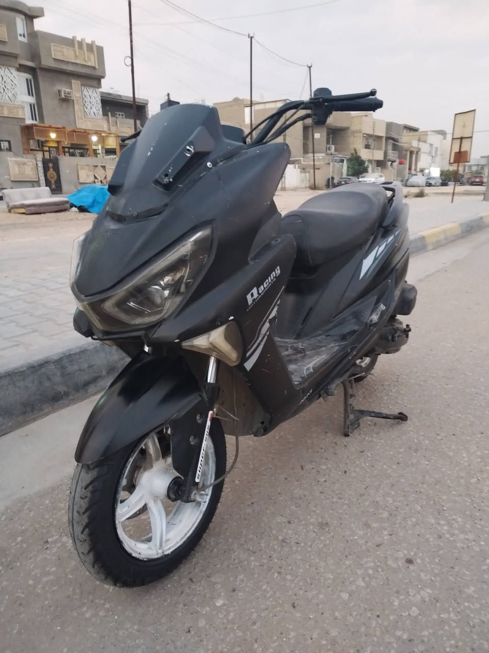 متاح دراجه سكنس سترونك موديل 2023 دراجه جاهزه من كلشي كهربائيات كله شغال الدراجة مال جناي السعر 450 او بيه مجال للإستفسار او الاتصال على الرقم *********** مكاني كربلاء
