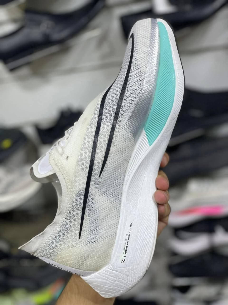 نايك 
بالة اوربي نضافه 100‎%‎
اورجنال اصلي وكالة
متوفر قياس 43 
ومتوفر قياس44
زوم اكس 
فوم طبي وزن خفيف مشبك 
غرناطة الحذاء الاصلي
متوفر توصيل بغداد والمحافضات
عنوان المحل بغداد الجديدة سوق الباله
***********
