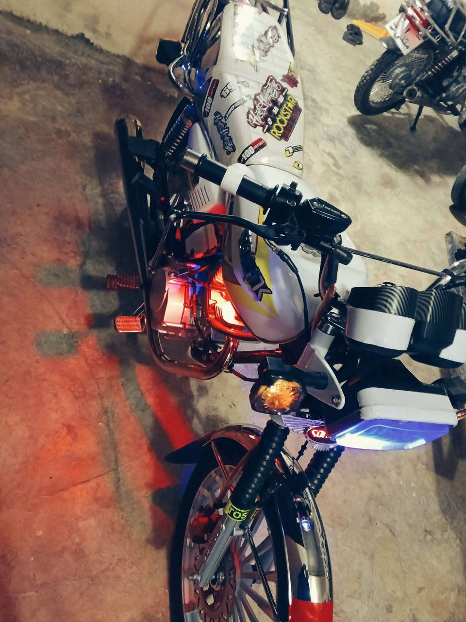 سلام عليكم دراجه سيفان 25 كفاله عامه للبيع دراجه كامله ومكفوله من كلشي أوراق كامله سعره 760وبيه مجال مكاني ديالى بلدروز  ***********اتصل وادلل
