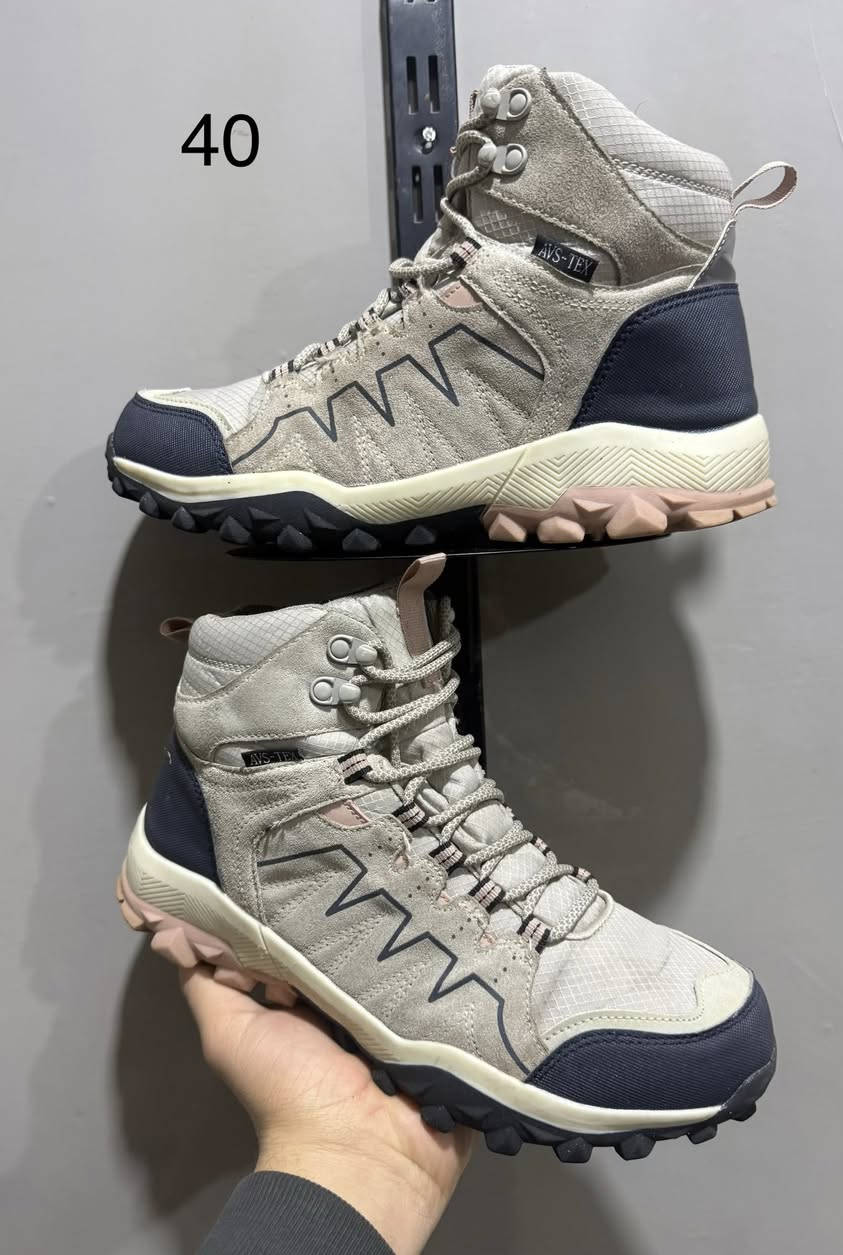 اهلا شباب❤️
توفر حذاء اوربي اصلي🔥
القياس موجود داخل آلصوره 🖼️
الأستفسار مراسلة البيج ***********
يتوفر توصيل 🚎
