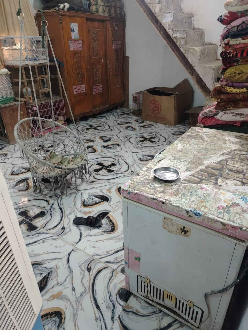 سلام عليكم بيت مساحه 150متر بيت مرتب مال عاله فقيره اصلاح زراعي مفوضه بل تطويب معملات تطويب كامل منطقه سكنيه خدمات كامله مدرسه قريبه كهرباء ماي مولده ذهبي شارع حله كربلاء قريب جورين ذهب يحتوي على غرفه وصاله ومطبخ ستقبال صحيات خرجيه وداخليه ممر داير البيت صطح كامل بابل ابو خستاوي بنص المنطقه صاير السعر 11قفل الستفسار مراسلت الصفحه ونتصال ***********
