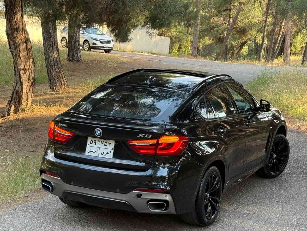 BMW 2019 X6 M Packaga 
شركة عروش كلين تايتل 
محرك v6 3.5 اكس درايڤ توين توربو
ماشيه 
198000 Km
السيارا مكفوله كفاله عامه 
مكان السيارا دهوك 
السعر328  ومجال
للستفسار//
***********
*********** 
موصفات//
فول فول
داخل قيسي
كشنات جلد
كشنات هيتر
فول تحكمات ستيرن
كامرا
شفتات
حساسات امامي
حساسات خلفي
اوتو ستوب
بصمه
هندبريك بصمه
صندوق بصمه
تبريد قطعتين
دادشو
رادار امامي
رادار جانبي 
سلايت
بعد بيها هوايه موصفات 
و السيارا فول فول و ما بيها مصرف الف دينار دهوك, العراق
