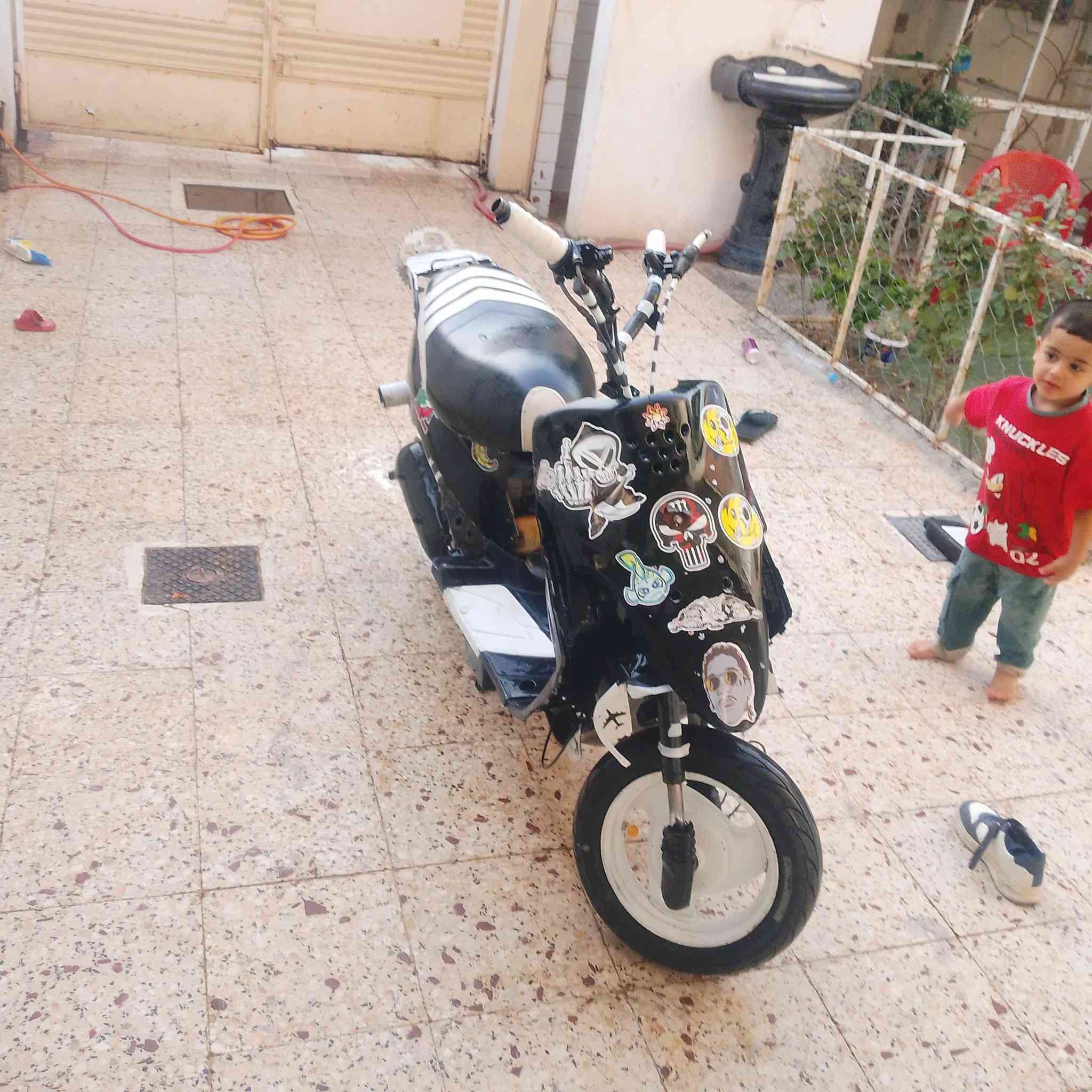 متاح نحله تسع زروف مطور حربي وفول شاصي شرط مكنه.  
مبدل بس بستم  خرسه وشلعه فول يكمز من جوك مطور فول ونشط سعر 175 وبي مجال مكني ايسر حي سكر


**إذا كنت صاحب هذا الإعلان وتريد حذفه لأي سبب، رجاءا أرسل رسالة إلى الدعم الفني**