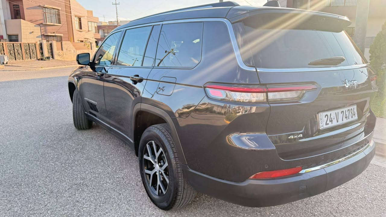 للبيع او مراوس جيب كراند شيروكي لمتد بلاص2023
سنوية باسمي لغاية2030 

هزة جديدة

ضررها جاملغ امامي جهة السايق فقط بدون دواخل شرط السونار السياره جاهزه وبدون اي نقص 

6راكب vipكشن منفصل

الموديل : 2023.(وارد أمريكي)

 

المحرك : V6.  3.6L . 

العداد :20الف ميل حقيقي

الرقم : دهوك

المواصفات:

* دفع رباعي 4x4. 

* ⁠4انضمة قيادة  

* رادار امامي مع مانع تصادم. 

* تحذير الخروج عن المسار . 

* تحذير النقطة عمياء ⚠ .

* نظام تحذير عند التقاطعات.  

* نظام تقليل الضجيج داخل المقصورة. 

* إنارة محيطية. 

* شاحن موبايل وايرلس. 

* تعديل وضعيات مقود السائق كهربائيا. 

* مرايا تعتيم + شاشة

* نظام الصوت من الپاين 10 سماعة. 

* ويل قياس 20 انج.

* سقف بانوراما.   

* شاشه كبيرة 10.1 انج . 

* نظام الخرائط (GPS).

* لوحة القيادة بقياس 12 أنچ. 

* كير شفتر بالستيرن. 

* كاميرا محيطية 360 درجة. 

* 4 كاميرات خارجية مع بخاخات ماء للتنظيف. 

* ⁠4كامرات داخلية 

* كاميرا للمرأة الداخلية. 

* المصابيح الأمامية LED.

* كشافات الضباب LED. 

* دخول ذكي. 

* بصمة على 5 ابواب للدخول الذكي. 

* تشغيل عن بعد.

* الصندوق الخلفي كهربائي.

* فرش المقصورة الداخلية من الجلد الفاخر.

* ذاكرة لحفظ وضعيات الجلوس للسائق. 

* المقاعد الأمامية كهربائية.

* المقاعد الأمامية تبريد وتدفئة.

* المقاعد الخفية تدفئة.

* ستائر للشبابيك الخلفية.

* حساسات امامية. 

* حساسات خلفية. 

* مكيف خلفي مع وحدة تحكم منفصلة. 

* تدفئة ستيرن. 

* مانع تصادم خلفي.

* بلوتوث تلفون. 

* محدد سرعة. 

* نظام التشغيل والاطفاء الاوتوماتيكي ( Auto Start System ).

للاستفسار /***********
***********
