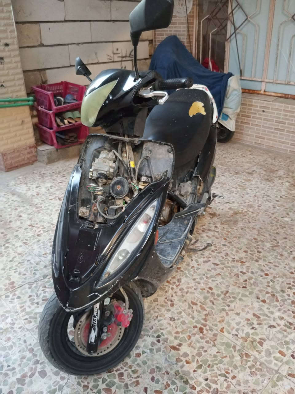 جي فور نثيه كلشي شغال بيهه. هندر واذا يريدهه سلف يبدل راجز وتشتغل سلف بي اشاير يمنه ويسره والايت عالي وناصي شغال كفراتهه كامله بنسبه70 بالميه السعر 300 وبيهه مجال قليل. للتواصل الرقم ***********واتساب
