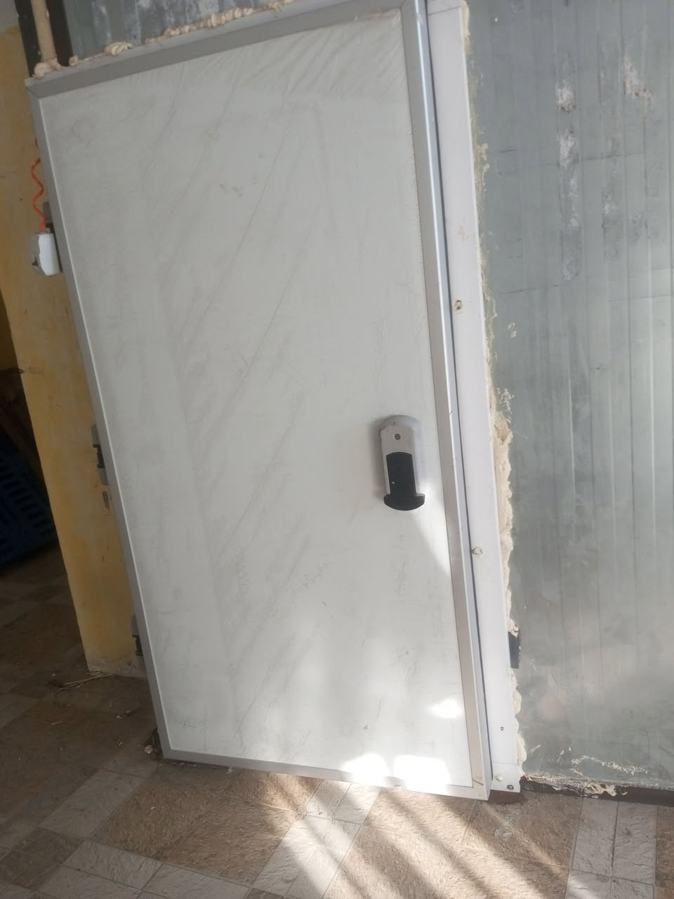 غرفه براد ٤*٥*٣ 
      ....  مع جهاز ١٠ طن 
استخدام ٥ اشهر فقط ....

جهاز جديد وضمان الشركه ...

للاستفسار ***********
