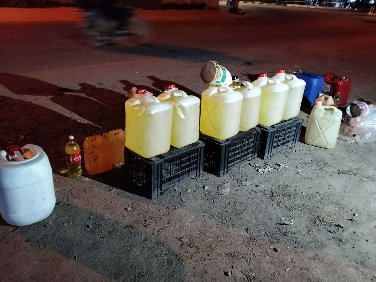 سلام العلیکم
بنزین بغدادم لایە بە جوملەو مفرد شەرت 
***********
