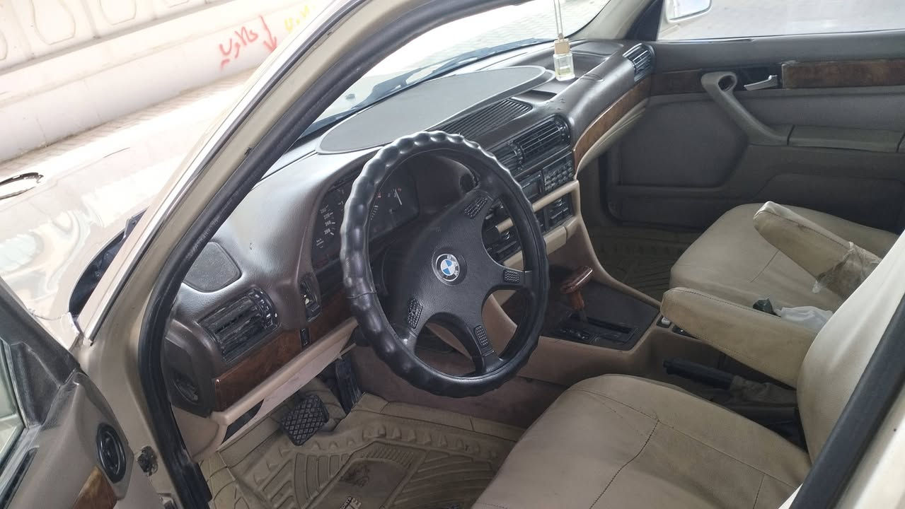 من رخصة الادمن بي ام 735 بيع او امراوس وانطي فرق رقم صلاح الدين انكليزي باسمي تحويل باي وقت محرك شرط كيرها من باردة اتاخر ومن تحمة كبل اتنمر كل النمرات طبيعية صدر نص عمر باتري جديد كهريات شغالة سنوية لل29  مكان السياره صلاح الدين
السعر 38
للاستفسار ***********
***********
