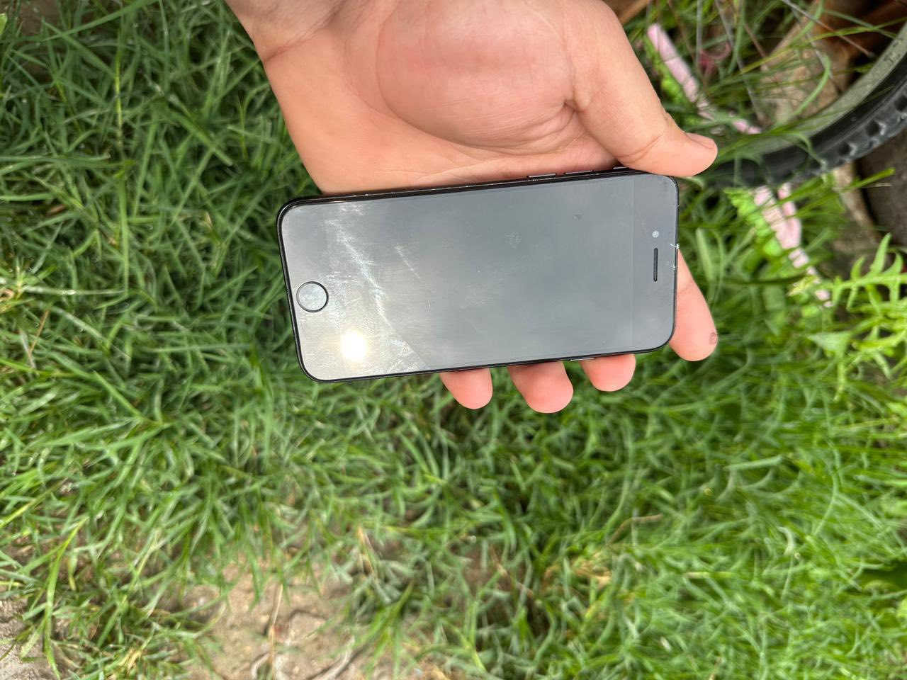 السلام عليكم من رخصة الادمن
متوووفر للبيع
              
📱ايفون 7 عادي
🖤 لون اسود 
💾 ذاكرة 32
🔋 نسبه البطارية 100
📞 تك سيم كارت
فول نضافه شرط مبدل بطاريه فقط كله شرط 
⚠️ ملاحظه ( دكمه مال بصمه متوقفه فقط)

الشراي يتفضل خاص لو تصل ويدلل محضور من تعاليق
‏ ***********
