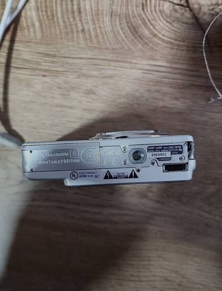 كاميرا سوني سايبر شوت DSC-W120 الرقمية المدمجة بدقة 7.2 ميجابكسل وتقريب بصري 4x  مستخدمه نظيفه جدا
بدون شاحن
مكان واسط الكوت سعر الخاص


**إذا كنت صاحب هذا الإعلان وتريد حذفه لأي سبب، رجاءا أرسل رسالة إلى الدعم الفني**