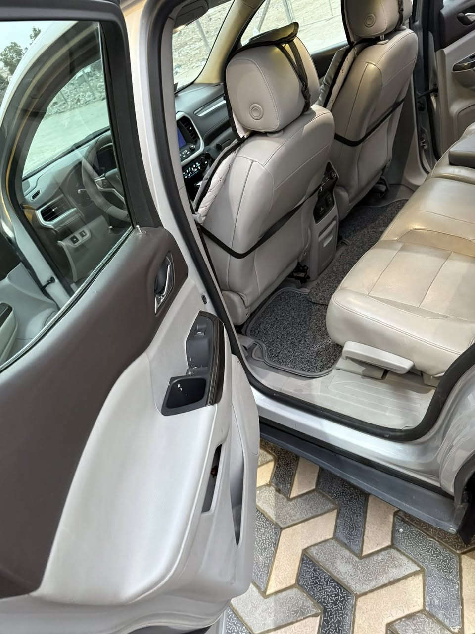 أكاديا ٢٠١٧ للبيع وارد خليجي من دون حادث نظيفة محرك ٣٥٠٠ فول مواصفات فتحتين بالسقف و كل المواصفات بيها  ماشية ١٠٦٠٠٠ كيلوا متر محرك كير بحالة ممتازة المكان بغداد السعر ١٩٥٠٠ للاتصال ***********.
