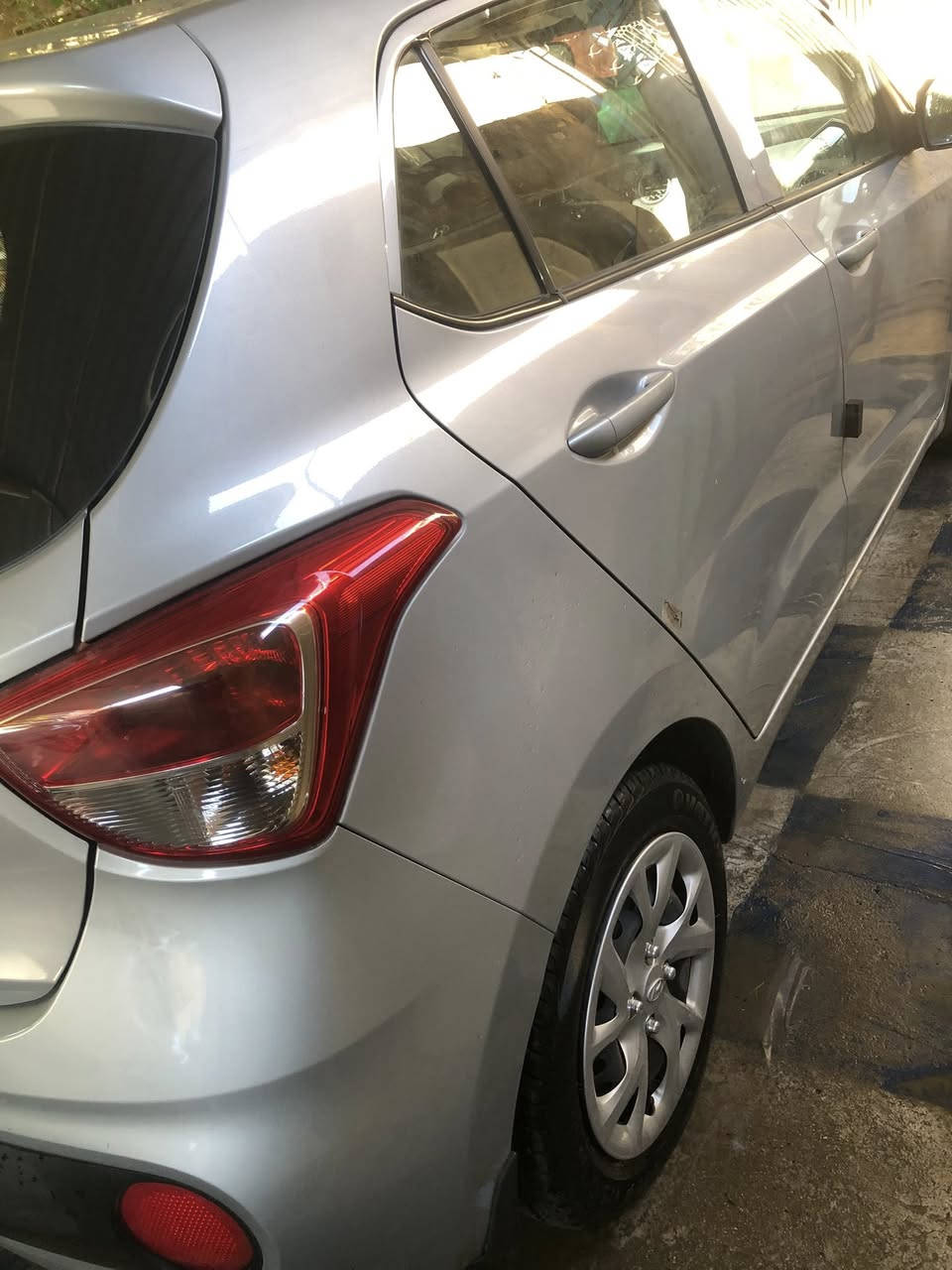 سلام عليكم للبيع هونداي i10 تشبه بيكانتو موديل 2020 ماشية 35 مكفوله كفالة عامه بعدهه جديده عنوان بغداد سعر 117 ورقة


**إذا كنت صاحب هذا الإعلان وتريد حذفه لأي سبب، رجاءا أرسل رسالة إلى الدعم الفني**