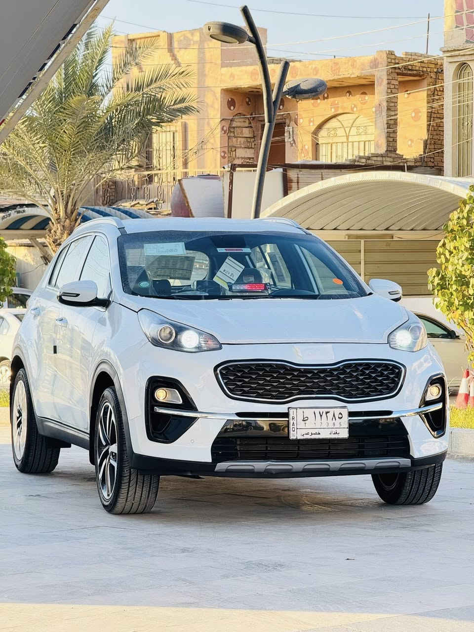 سلام عليكم ورحمة الله كيا سبورتج وراد خليجي  ستلام شركه زيرو موديل 2020 رقم بغداد حره مشروع وطني  بسمي تحويل ثاني يوم سياره كلش جديده وجاهزه سياره مكفوله عده رشه بصيطه بل جاملغ الباقي كفاله مواصفات السياره 
1 محرك. 2000 دوش 
2 شاشه كبيره + كامره دواره 
3 مري شفط + شاره 
4 حساس خلفي 
5 حساس امامي 
6 داخل عسلي 
7 كشن جلد 
8 ويل كب حجم 19 
9 لد نهاري امامي 
العنوان الناصريه المركز  موبايل *********** السعر 182 مجال بصيط
