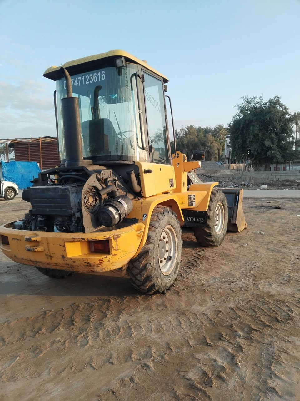 السلام عليكم شفل volvo للبيع موديل 2001 بسمي رقم سليمانيه سنويه جديده  جاهز للعمل الموقع ديالى بعقوبه للاستفسار ***********او ***********
