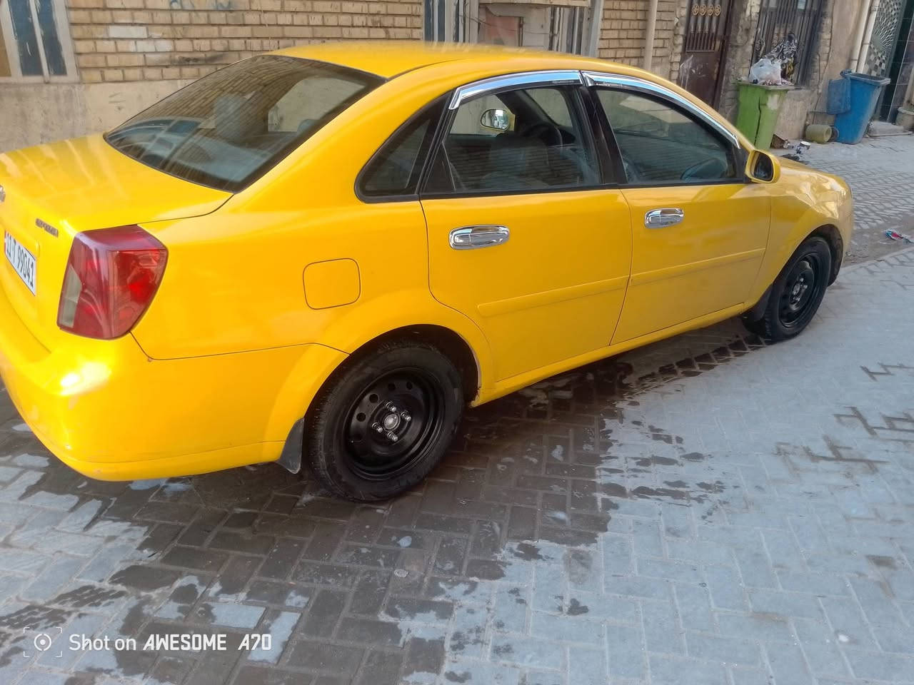 السلام عليكم
اوبترا موديل 2011
الشركة العامة السيارة لا ضربة و لا تبديل 
مصبوغة عام فقط جمالية

بيها طخة ب الهلال الخلفي ورا السايق 
واضح بالصورة ... كير و مكينة كفالة 

تبريد تدفئة شغال .... كهربائيات شغالة 
تخم تاير هزه جديدة...مصفرة هيئة + غرامات 

تحويل فوري ... رقم انكليزي بغداد 
السعر 63 ورقة 

العنوان بغداد مدينه الصدر قطاع 4 
الهاتف ***********
