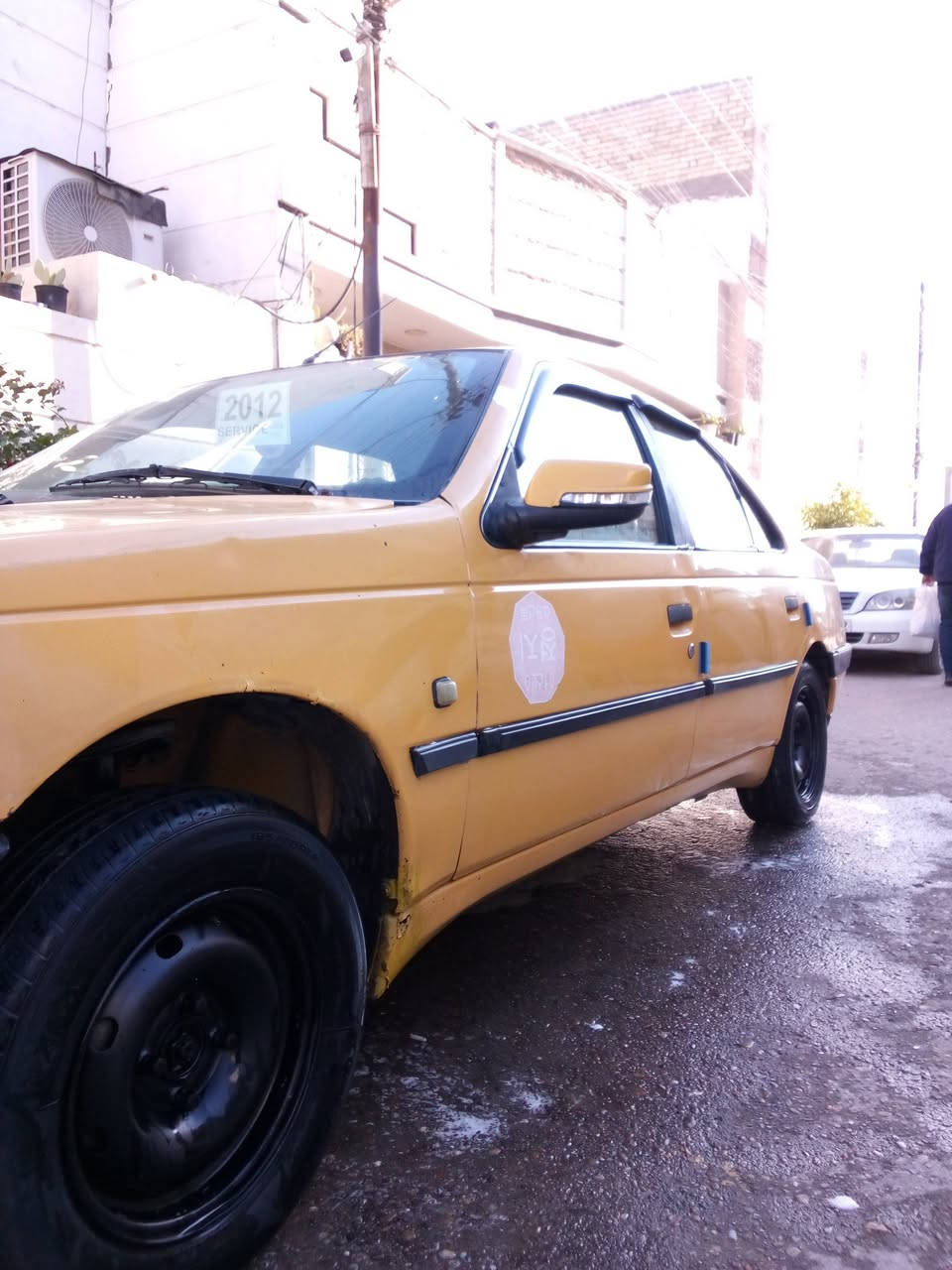 السلام عليكم بيجو 405 للبيع سياره كفاله عامه من الضغبه والصبغ
جير ومكينه مقفولات سياره عداديتها جديده 
بيها بس بنيد مبدل 
سياره عنوانها بغداد الشعب 
***********
