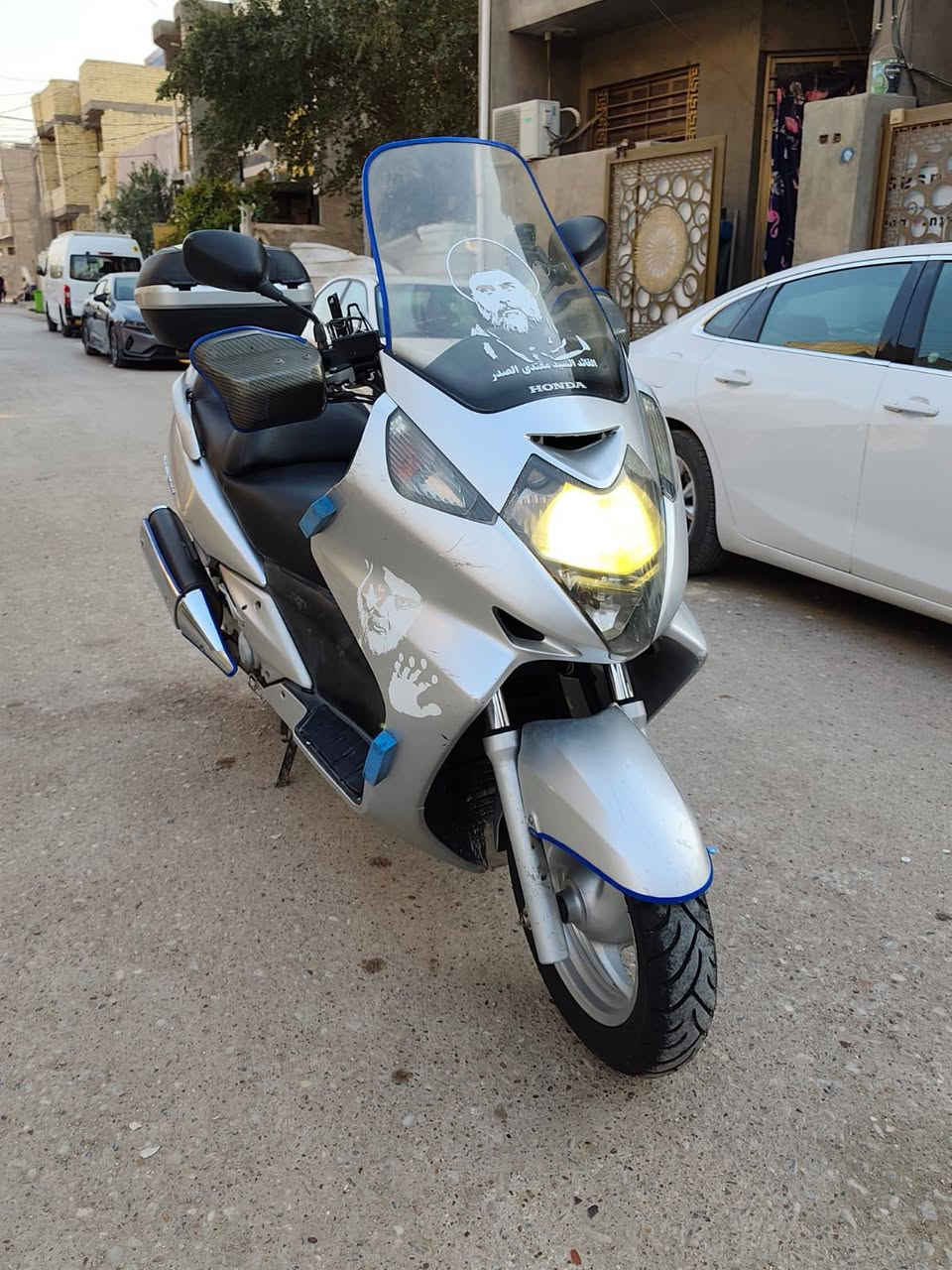 سلام عليكم للبيع سلفر ونج مكينه 400 اوفر دراجه جديده كفاله عامه برغي مامفتوح بيها عل بلادي كفر بلادي تخم تايرات جدد دبلات نضيفه اي نقص ماكو بيع او مراوس سعر دراجه 16 بيها مجال بغداد زعفرانيه شراي خادم ***********
