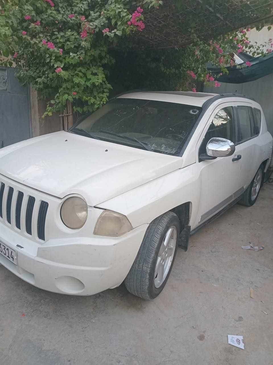 متاح جيب كمباس مديل2008وارد أمريكي حادث خشم جاملغ كامل مواصفات السعر 70 رقم***********
