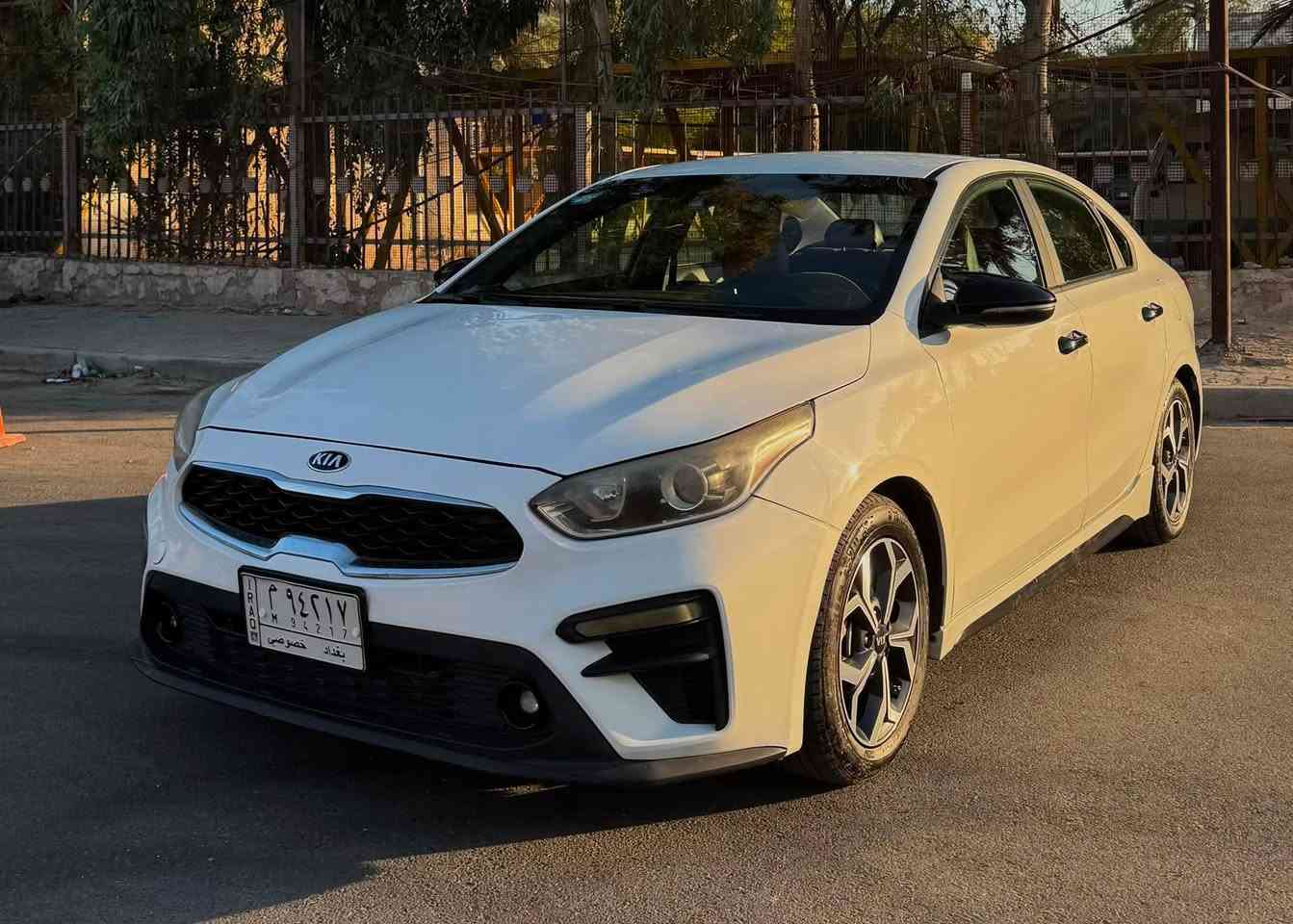كيا فورتي gt-line 2020
للبيع فقط
محرك 2000cc دوش
كير cvt ومبدل دهن الكير 
ماشيه 77 الف ميل 
صبغ بنيد فقط بدون دواخل شاصي لغد مكفولات 

وارد امريكي فول مواصفات عدا الفتحه 
بصمة تشغيل وابواب وصندوك 
كشنات جلد gt line ومدوشمه جلد 
بك لايت لد 
اشاير بلمري 
رادار امامي وتحديد مسار ونقطه عمياء وحساسات خلفيه
ستيرن حرف D 
———————
رقم بغداد ومكان السياره بغداد 

السعر 13,800$ وبيها مجال بسيط حك الجيه 
*********** واتساب
