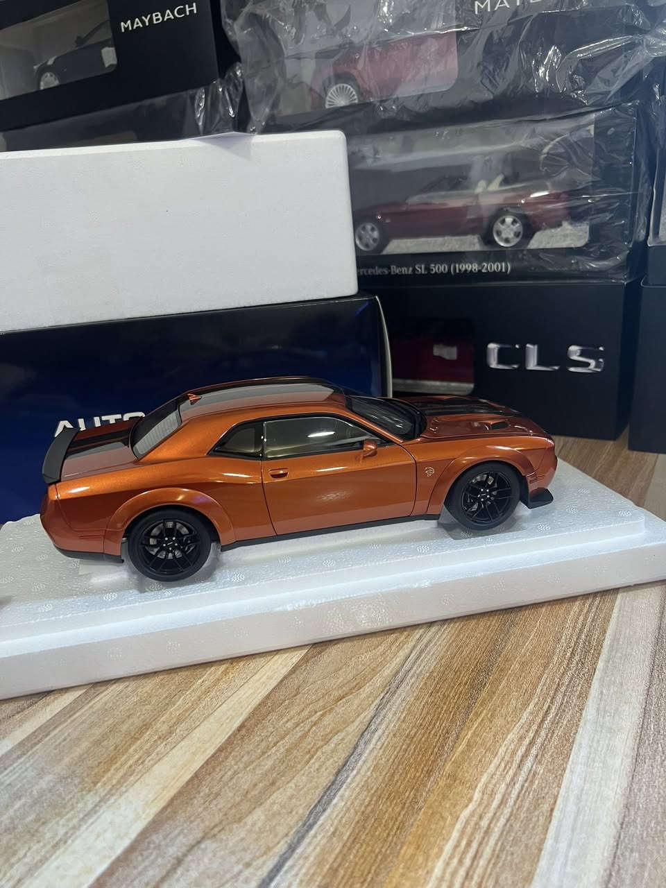 مساء الخير اصدقائي
1/18 
Autoart
Dodge challenger srt hellcat 
مشمشي 
السعر 240$


**إذا كنت صاحب هذا الإعلان وتريد حذفه لأي سبب، رجاءا أرسل رسالة إلى الدعم الفني**