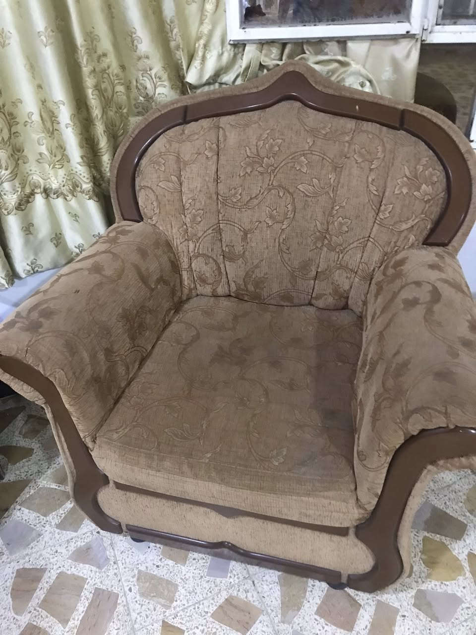 السلام عليكم 
طاخم لبيع 
٤ صغيرة ٢كبيرة
مكان موصل مزارع الحدباء 
***********
السعر 100 وبيها مجال
