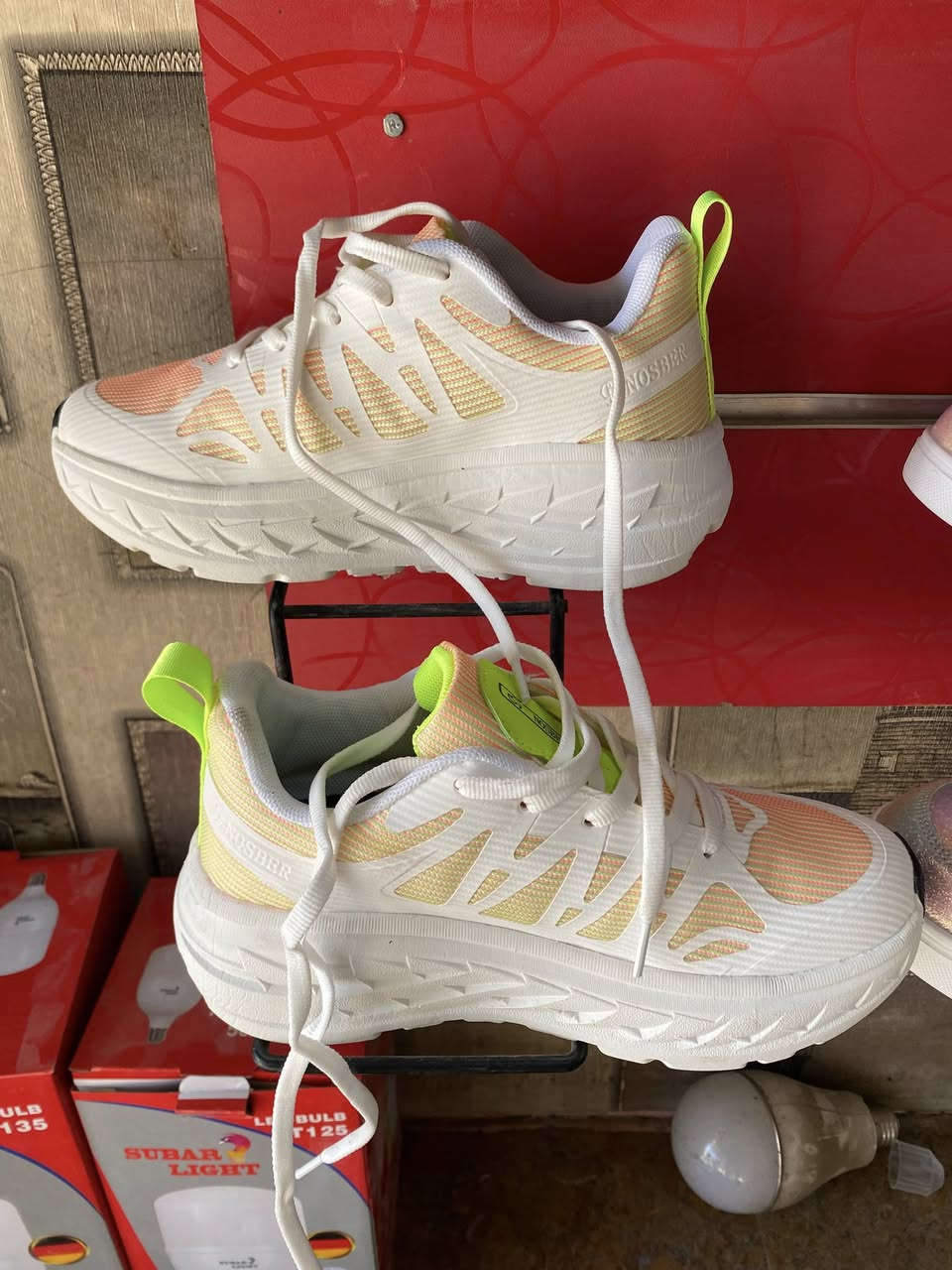 سلام عليكم تنزيلات جوه السوق أحذية الاوربيه اصليه للبيع بسعر 10 جميع الاحذيه الماركات فيتنام وإندونيسيا وسنغافوري العنوان بغداد العبيدي شارع الشهيد يوسف ***********
