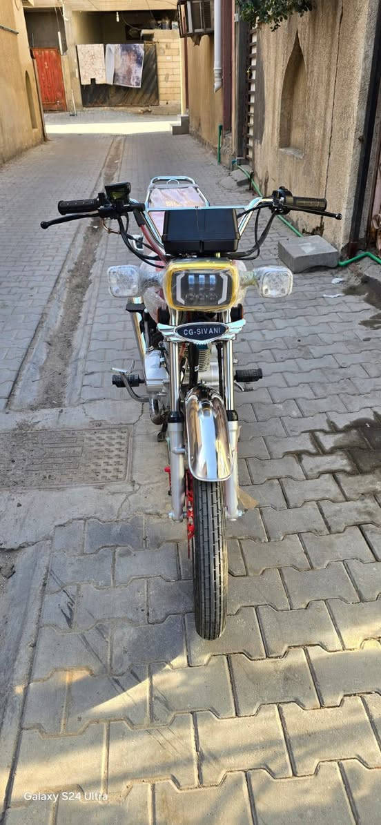 مرحبا دراجه سيفان السونك عينه ليزريله دراجه اخت الجديده كامله مكمله مديل 26 اوراق اسكنر اسكنر اسكنر مكاني البصره السعر 950 وبيها مجال بصيط للشراي انا مكلف بلنشر اتصل ع صاحب الدراجه او واتساب ***********
