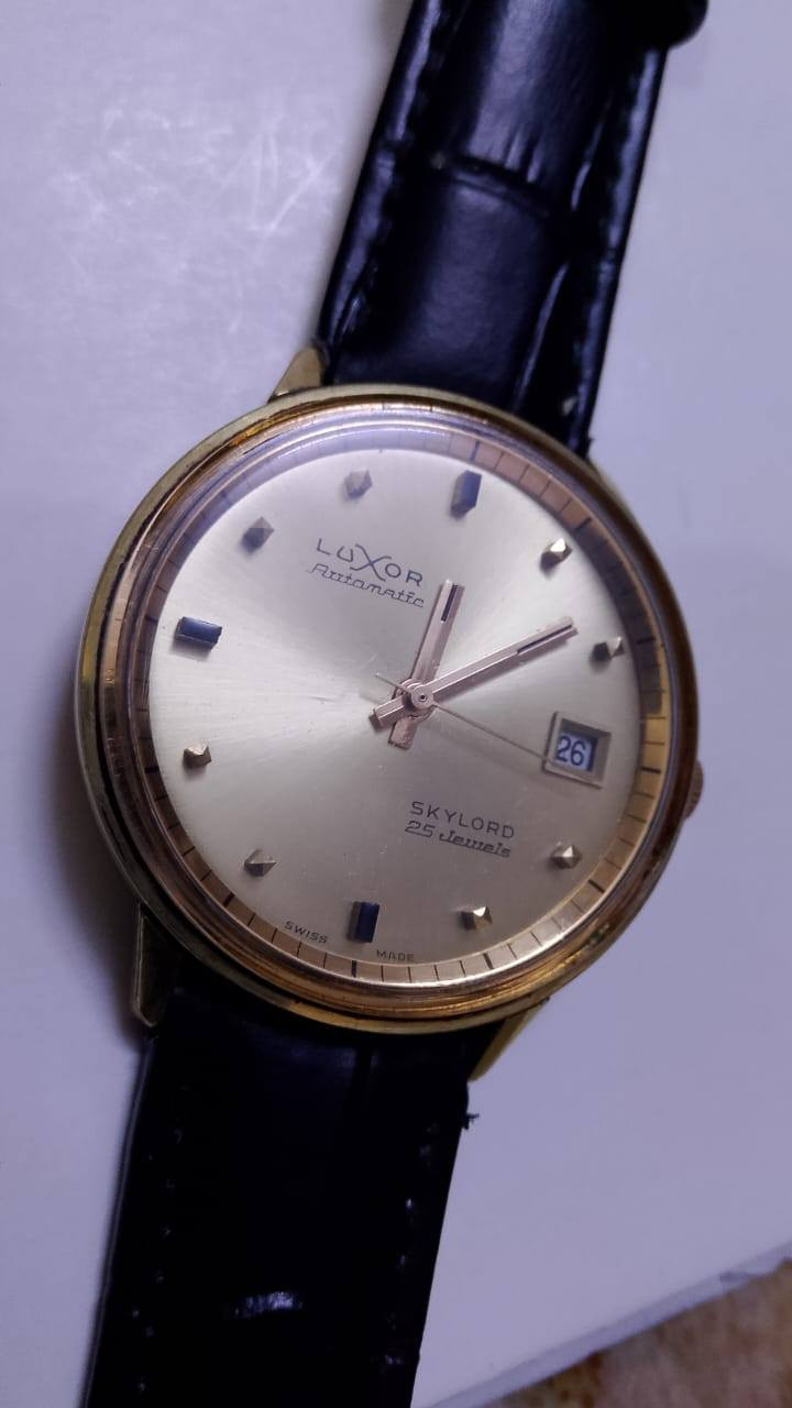 السلام عليكم..مجموعة من الساعات الأصلية وضمان حقيقي وتوصيل لكافة المحافظات علما اطلع الساعة بدون رصيد هذا تعاملي...ارجو المراسله على الخاص او الواتس ***********..ولدي مزاد على التيك توك المدرس للساعات واتشرف بالجميع ....
