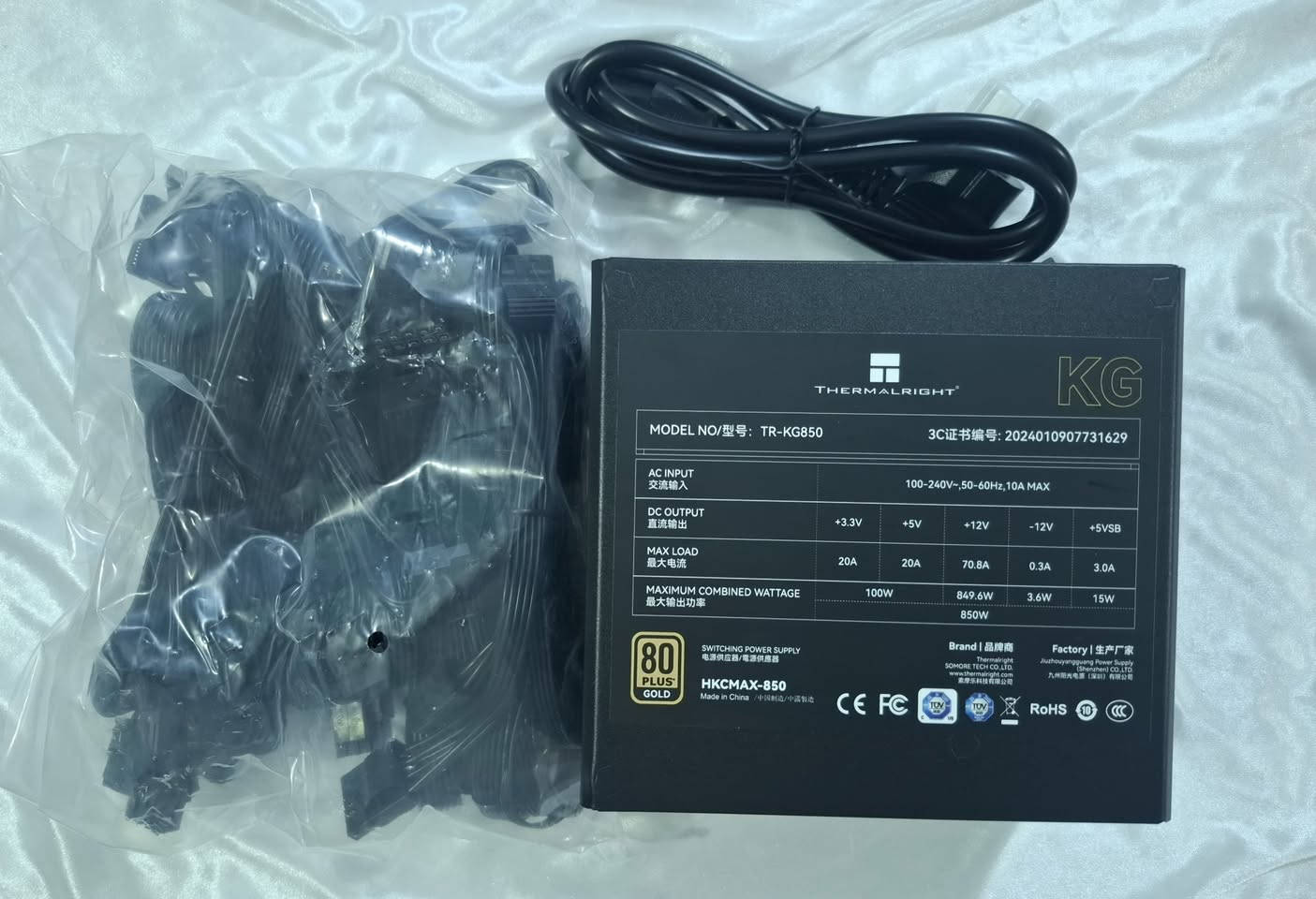 باور سبلاي ATX 3.1 قدرة 850 واط PCI-e 5.1
يأتي هذا الموديل مزودًا بمعيار الكفاءة 80 PLUS Gold.
يدعم أحدث المعايير التقنية، بما في ذلك ATX 3.1 و PCI-e 5.1، مما يجعله مناسبًا لكروت الشاشة الحديثة.
يتميز بتصميم Full Modular (كابلات قابلة للفصل بالكامل) لتسهيل إدارة الكابلات داخل كيس الكمبيوتر
جديد لوك ع الفحص
السعر 110 الف بدون اجور التوصيل
مكاني بغداد البياع حي الرسالة
يوجد توصيل لكافة المحافظات بغداد, العراق


**إذا كنت صاحب هذا الإعلان وتريد حذفه لأي سبب، رجاءا أرسل رسالة إلى الدعم الفني**