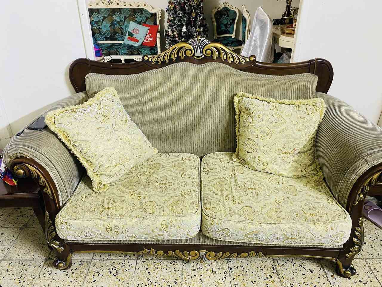 السلام عليكم تخم قنفات مستعمل 10 مقاعد السعر 250 لف مكانه كاظمية ***********
