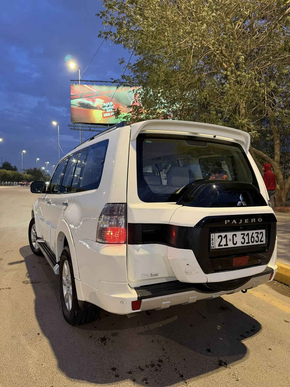 السلام عليكم
باجيرو 2018 مكفولة 
 رقم السليمانية دولي بسمي 
هزة جديدة 
 تحويل مباشر 
فول عدة الدمام والزراكات 
سلايد روف
مقاعد جلد  
7 راكب
3 قطع تبريد 
حساس  
فول تحكم ستيرن
داخل صاج
دركه صاج 3تحكمات
مري شفط
محرك 6 سلندر 3500
السعر ١٩٥ بيهة مجال جداا بسيط
***********
