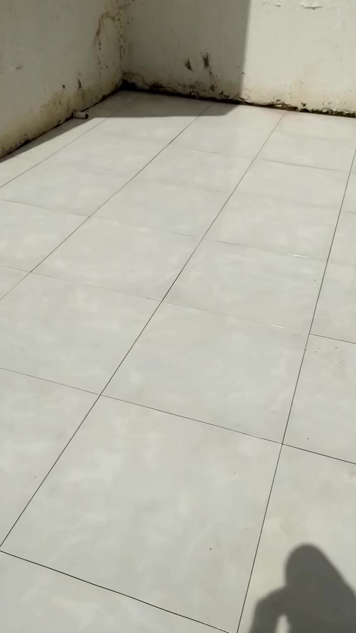 السلام عليكم خلفه درجه اولى شرط مهندس اطلع متر وع اليوميه والماعنده يدلل شرط شغل فول بايه ومرايه سيراميك بورسلاين مرمر ديكور حجر كولشي اشتغل يخص التغليف ارضي جداري للتواصل ***********و ***********
