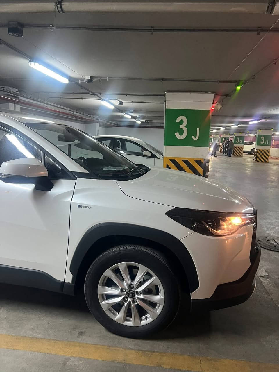 تيوتا كروز 2024

رقم بغداد  

حجم المحرك : 4 سلندر 2000 هايبرد 

عداد المسافه : 15 km

المواصفات .. 

بصمة تشغيل وابواب - فتحة سقف 

رادار امامي مانع تصادم 

مقاعد مخمل  - شاشه كار بلي 

كامره خلفيه - تحكمات ستيرن - مثبت سرعه

سايد بريك كهرباء - اوتو هولد - اشاير مري

السياره كفاله عامه  مكاني الحارثيه للأستفسار 
  ***********
