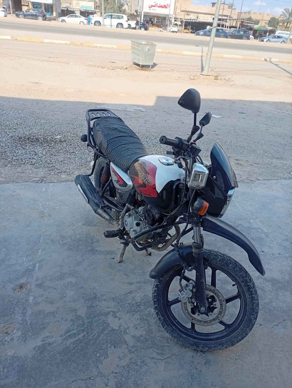 السلام عليكم دراجة بوكسر موديل 21 جبلي اوراق أصولي مكفولة السعر 1150 وبيهيه مجال للطيبن المكان الخالص ***********
