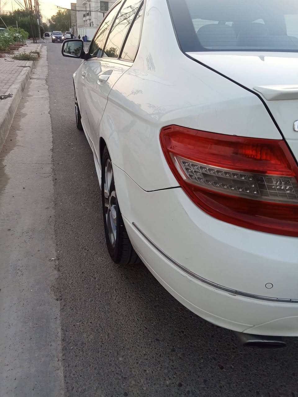 مارسيدس C350,فول مواصفات كشنات كهرباء فتحة جلد تدفئة بالكشن شاشة بلاد وارد خليجي بيها مكانين صبغ 2008ماشية 70 محرك6سلندر3500 السيارة تبريدها ثلج تخم تاير جاهزة كل نقص مابيها ***********
