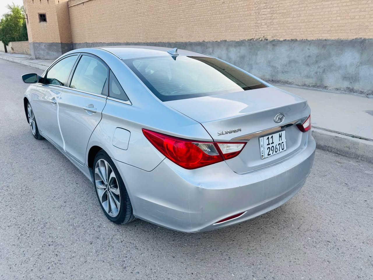 السلام عليكم هوندي سوناتا امريكي 2013   سياره بيه  بنيد مبدل فقط
بدون دوخل  سياره جاهزه من مكينه وكير وحداديه وتخم تاير 
تبريد 
موصفات سياره 

تحكمات 
انظمه قياده 
ويل كرؤم 
حساساا خلفيه 
كشافات اماميه لد
سياره هزه جديد
رقم جديد 
سعر111بيه  مجال بيسط 
مكان سياره بابل 
لاتصال ***********
*********** حلة, بابل
