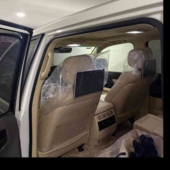 تۆیۆتا لاندکڕۆز 2016 مواسەفات GXR
شەرکەی ساز 
هەردوو کوشن کارەبا 
کوشن جلد
٣ شاشە 
ئاوێنە شەفت 
پێش و دوا حاسە 
کامێرا
١٨٠ هەزاری حەقیقی ڕۆشتووە 
سەلاجە 
سێرفسی عام کراوە

سـعـر : لە کۆمێنت داوابکە ڕاستەوخۆ بۆت دێت 📥 

گێر و مەکیەنەی بەشەرت 
هیچ کێشەیەکی تێدا نییە 

ژمارەی خاوەنەکەی 
***********
