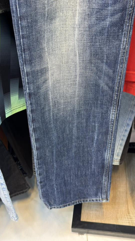 السلام عليكم
قطعة تحفة من ماركة ديزل اصلية غير مستخدمة اصدار حديث بعدها بالليبل غير مستخدة قياس ٣٤


**إذا كنت صاحب هذا الإعلان وتريد حذفه لأي سبب، رجاءا أرسل رسالة إلى الدعم الفني**