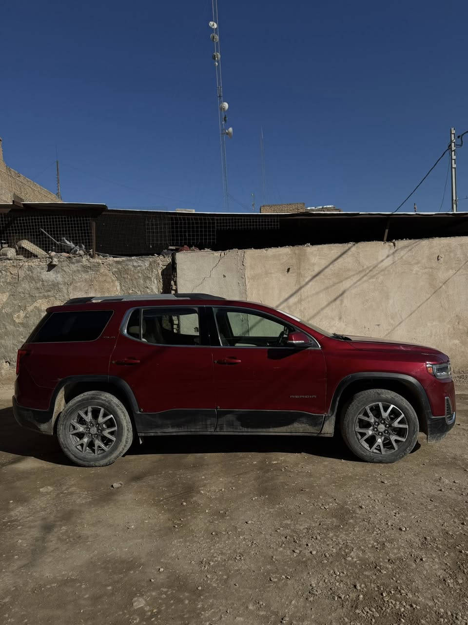 السلام عليكم
أكاديا موديل ٢٠ رقم بابل باسمي 
للبيع مكانها بابل كير محرك مكفول. 
V6 3.5 SLE
شخوط بيها ضربتها ٣ قطع صبغ. سعر 200 وبيها مجال .. والي يحب ادزله رقم شاصي
 ***********
