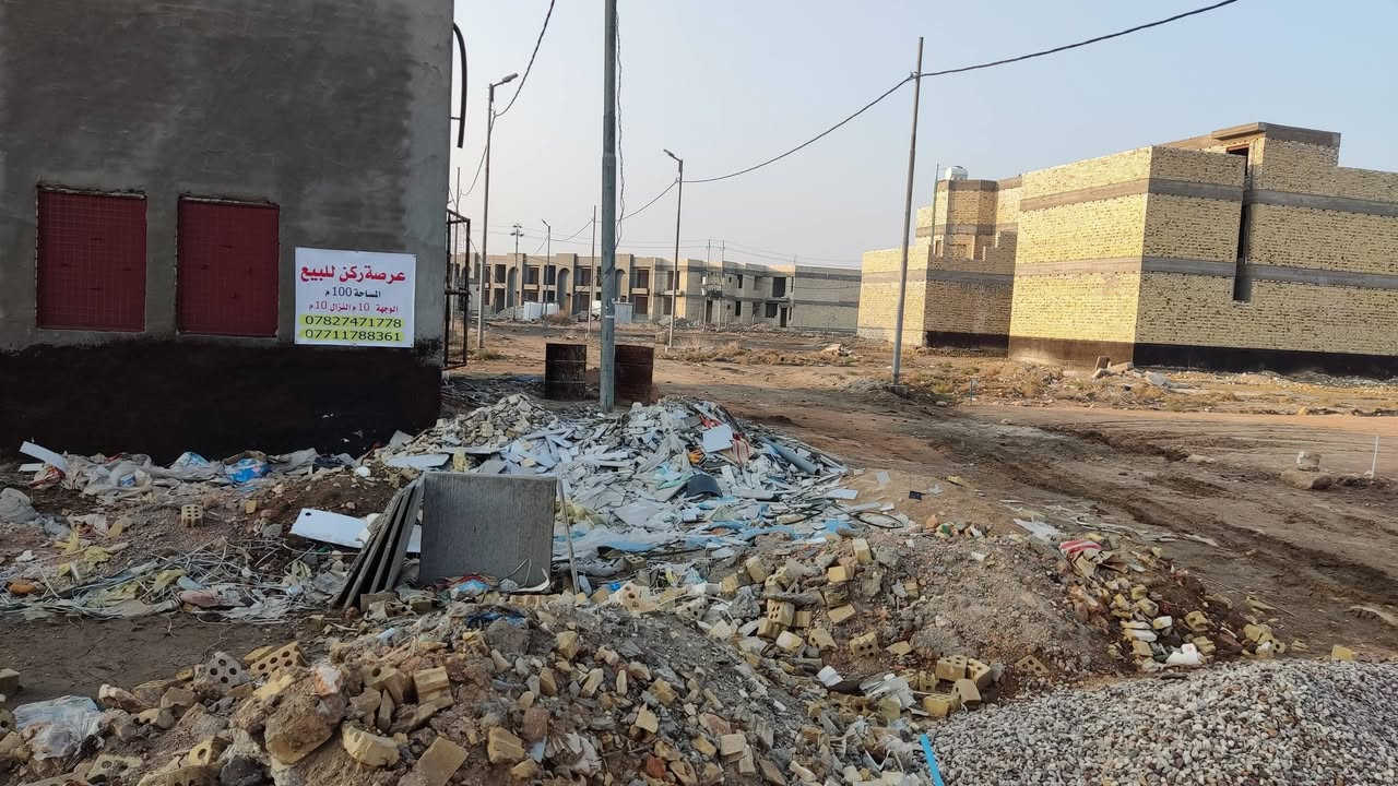 السلام عليكم.للبيع.
عرصة بالتقية الأولى ركن مساحة 100م واجهه 10م ونزال 10م خدمات ماء وكهرباء 
***********
***********
