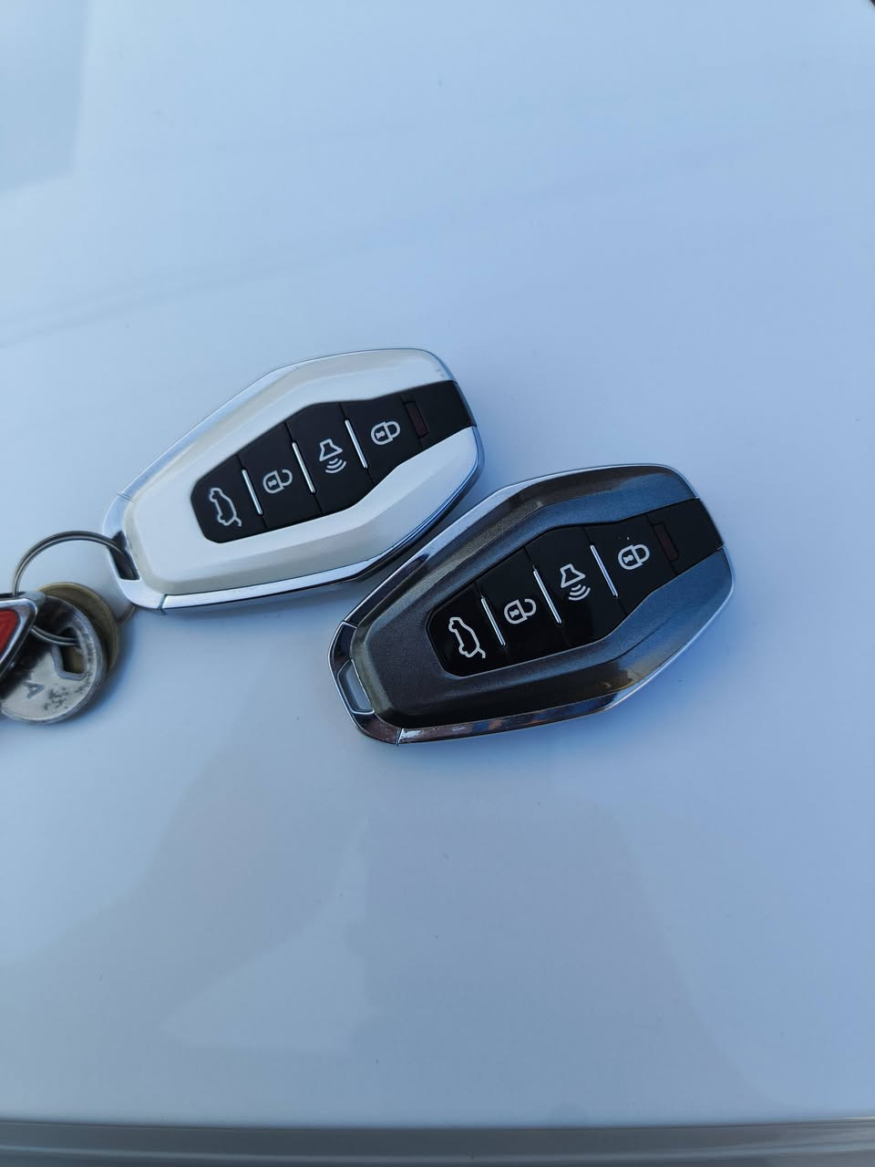 جيتور موديل 23, ابيض كفالة عامه ماشية ٣٦  فول نوع x70  رقم التلفون***********  السعر ١٧٠$ السيارة باسمي بيه مجال
