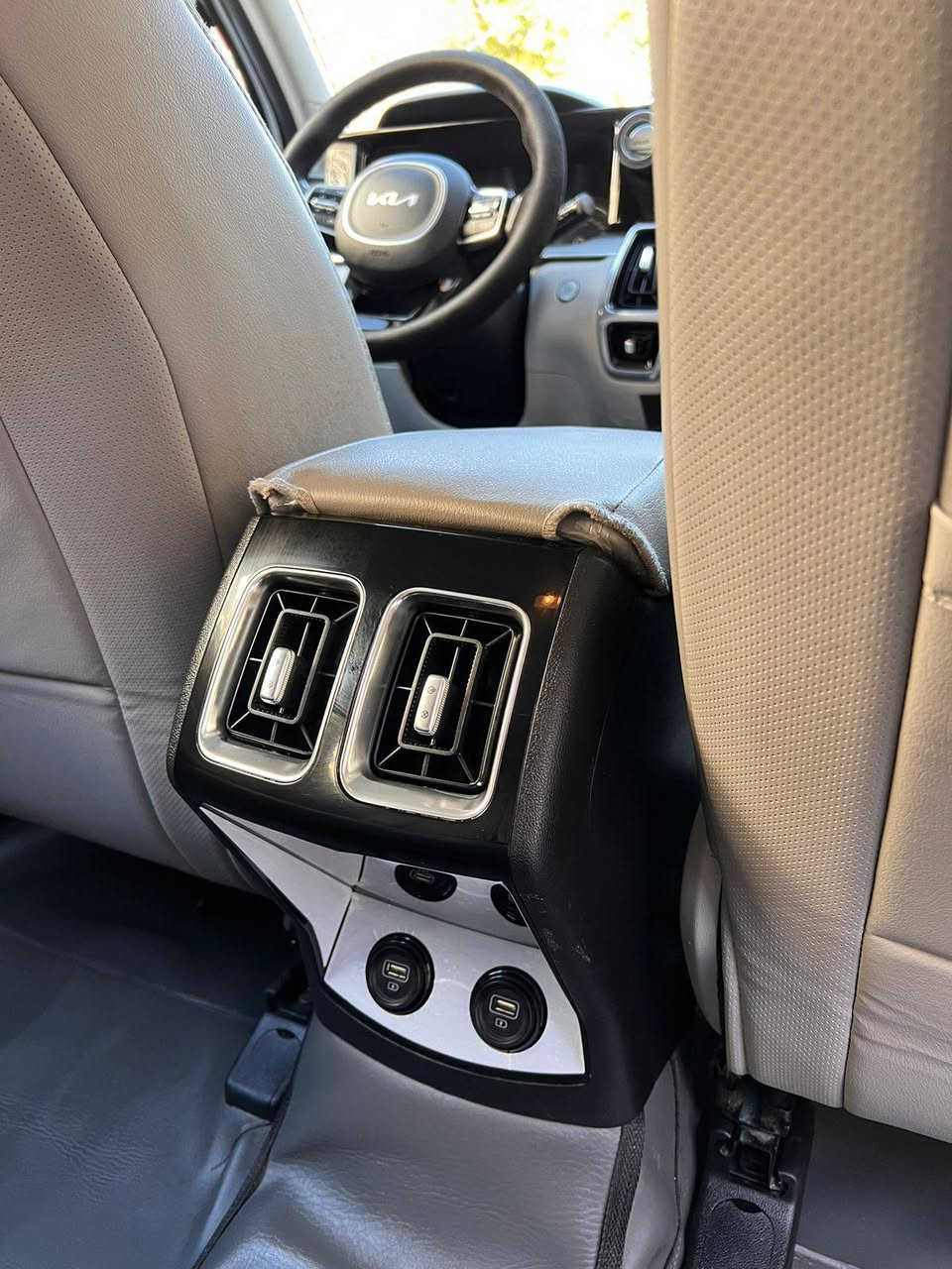 كيا سورنتوا موديل ٢٢ خليجي فول مواصفات عدا البانوراما
ماشيه ٥٠
بغداد حي الاعلام
***********
