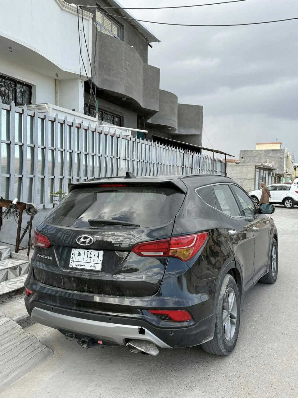 سلام عليكم
سنتافيه 2017  

رقم بغداد انكليزي 

محرك 4 سلندر 

5راكب 

حادثها جاملغ خلفي  وبيها صبغ 3 قطع 

الخلفيه 

  للبيع او مراوس بجارجر اوباما جيب  

مكاني بغداد دوره 

***********
