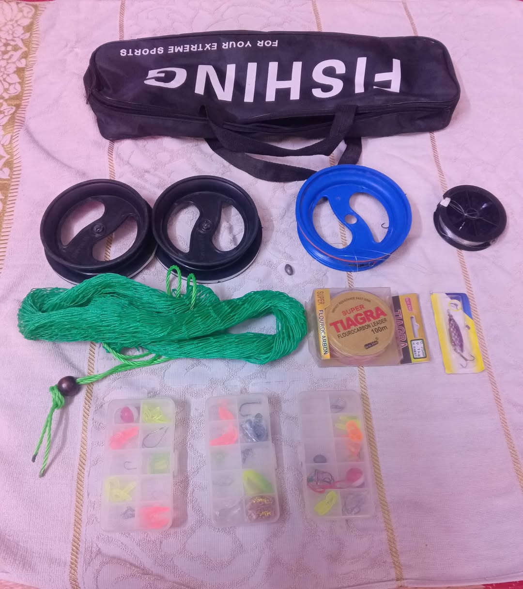 السلام عليكم غراض صيد بيهن جاهزات وبيهن جدد وجنطه وعياشه جديده وبكره كتان100متر وحافظات بيهن سنارات وخداعات  وخداعه حديد اصليه اخوان مشتريهن وما مستخدمهن والله الي يريدهن شلع كلهن ٢٠ الف مكان طارميه شارع السده اتصل وتعال اخذهن‏‪***********‬‏
