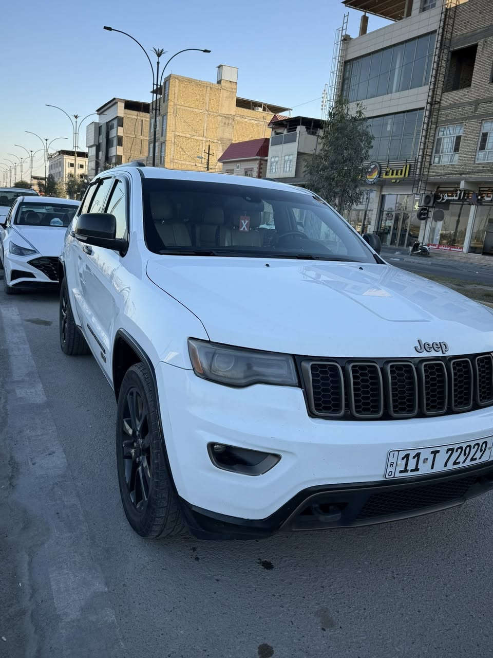 جيب كراند شيروكي اربعينية  2016 فول
بنراما سلايد فتحتين  ✅

شفتات ستيرن 

رادار جانبي ونقطه عمياء 

محرك 6 سلندر 3600 سي سي

دفع خلفي

كشن خزن ميموري

كشنات جلد تدفئة تبريد

ستيرن تدفئة

ستيرن كهربائي قلاب 

كشنات كهربائية

خزن ميموري 

صندوك كهرباء

ابواب بصمة 

حساسات خلفية

كاميرا دوارة

بريك ذاتي خلفي مانع تصادم

تشغيل عن بعد

السعر 225 $ ورقة ✅

جاهزة رقم بغداد الدولي باسمي تحويل مباشر  ✅

مكاني البصرة  للاستفسار ***********
