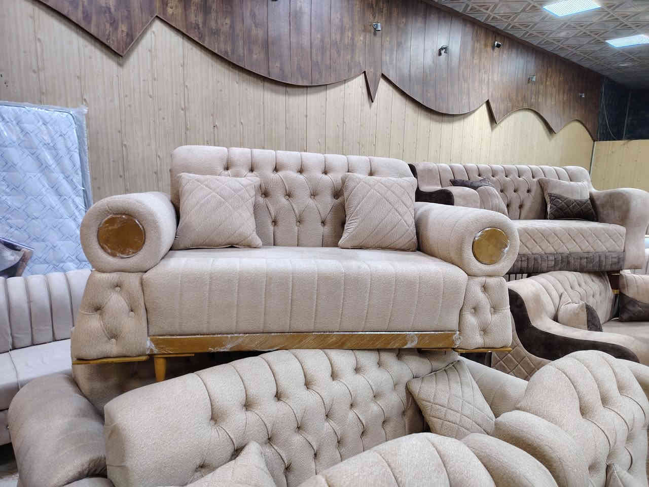 ⚜️👑 مجمع ابو بلاش للاثاث 👑⚜️.
تخم قنفات مودرن تركي 10مقعد تسكام ضمان سنتين 
جميع اللوان متوفر مختلف المديلات والقياسات صار عنده مراوس القديم بالجديد صار عدنه نضام القصد📌 العنوان كربلاء طريق الحر مجاور معمل الثلج  مقابيل الاتحاد الرياضي اي ستفسار الاتصال  يوجد واتساب 👈***********👉👈***********👉
