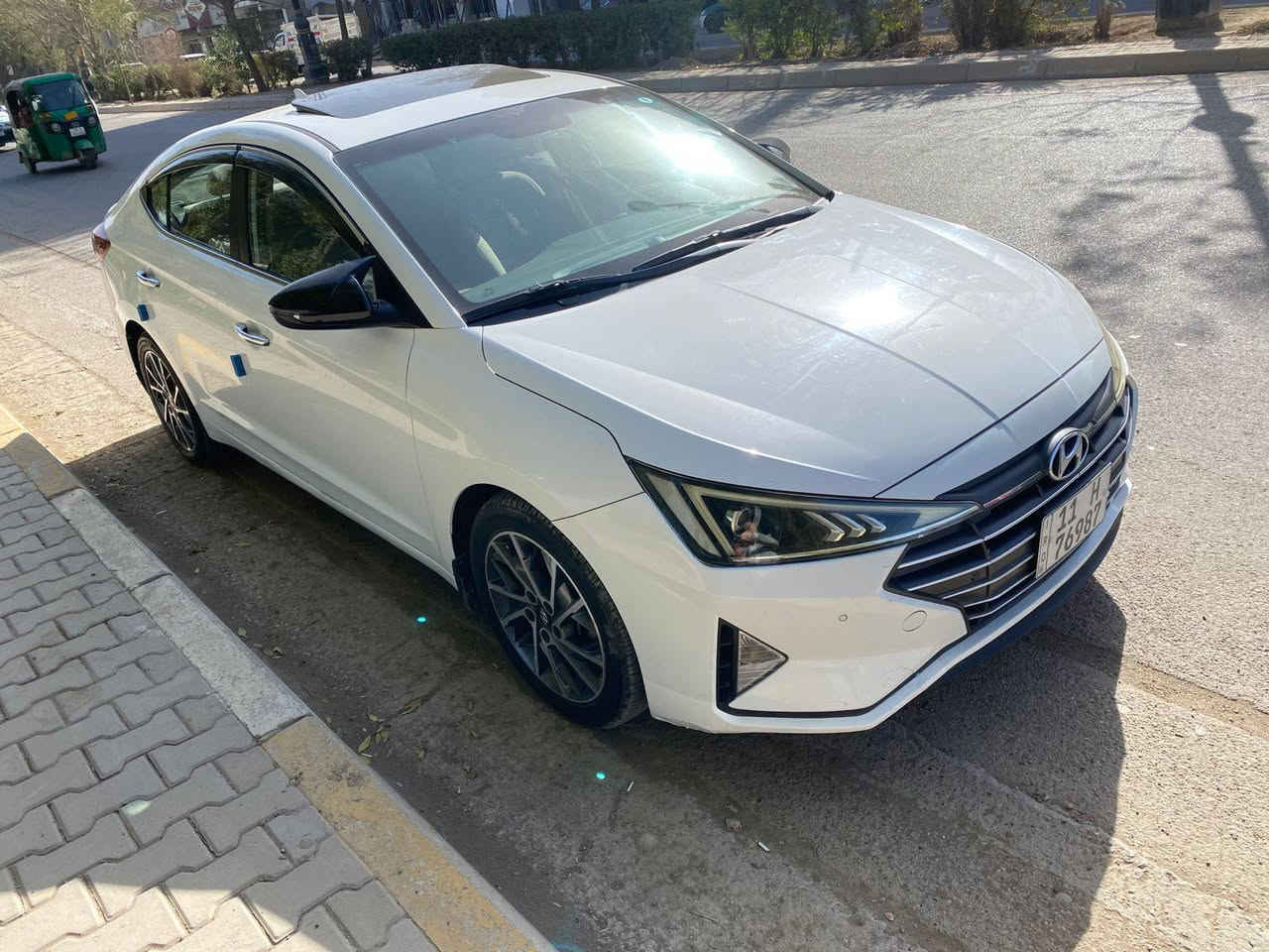 النترا 2020خليجي كفاله عامه
رقم بغداد    محرك 2000.    
المواصفات فوووول    
 ماشيه 85
بصمه دخول ذكي 
جنطه ذكيه كهربائية           
فتحه سقف                                             
حساس لايت 
حساس خلفي بلادي 
حساس أمامي بلادي 
تبريد قطعتين
كاميرا خلفيه بلادي 
نضام تشغيل الكاميرات 
شاشه  كبيره  
نضام ترحيب مري شفط
نضام مود درايف إيكو وسبورت و عادي
تحكم ستيرن
5 ويل كب كروم حجم 17
لد امامي نهاري
 شباك نيكل
مانع انحدار 
ملاحظة /. السياره مبدل بيه كازكيت
مكاني- ديالى-بعقوبة 
السعر 158 وبيه مجال 
الاستفسار  ‭*********** 📞📞
