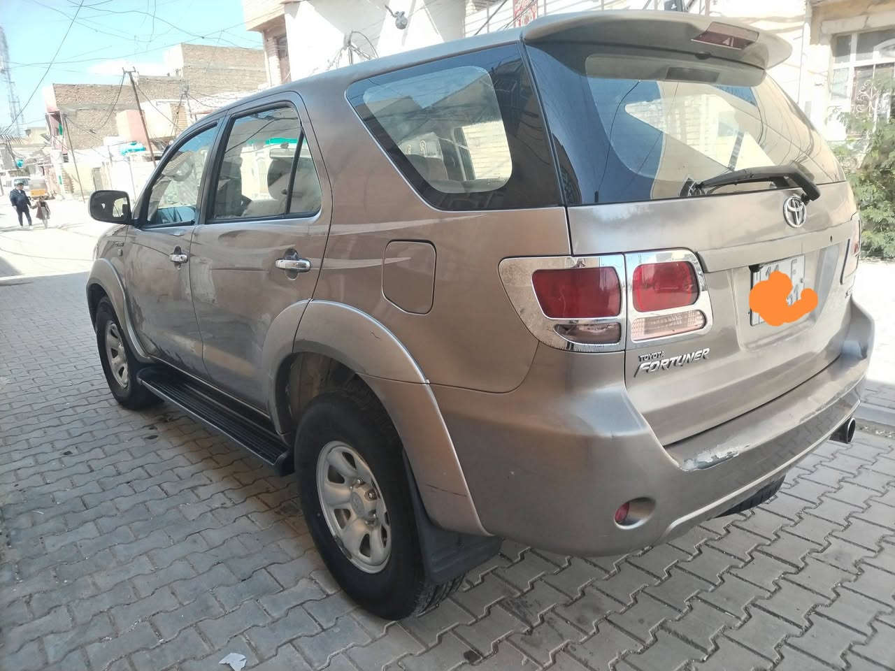 للبيع فقط تيوتا فورجنل موديل 2007 سبعه راكب
رقم بغداد نكليزي بسمي سياره مكفوله من ضربه قويه وصبغ بيها بارد باب سايق وبيها جراد يعني سياره جارده وبلاديه تبريد كهربايات كير محرك كله شغال ومكفول عنواني بغداد الشعله السعر 115 رقم ***********
