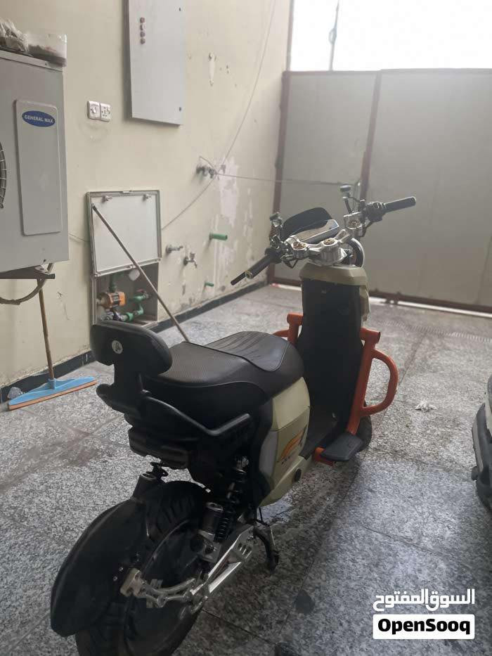 دراجه شحنF1 نقصها بطارتين وستان صفح المكان البصر رايدها450 رقم***********
